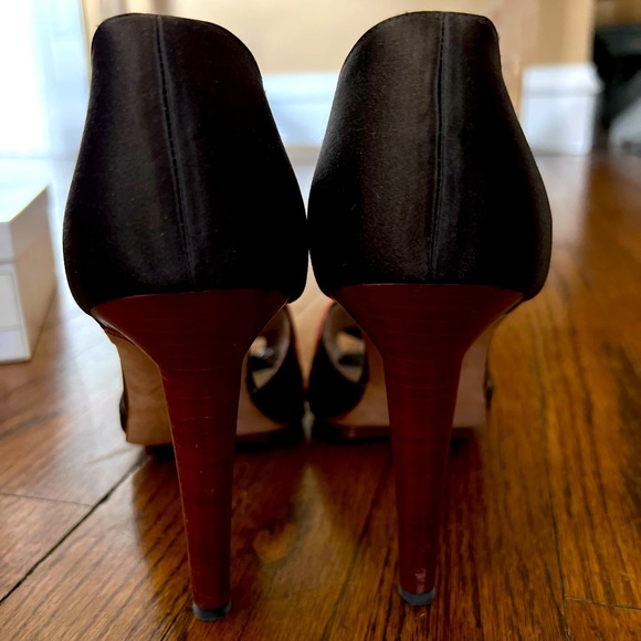 Manolo Blahnik ONE OF A KIND! 4” Chocolate Satin/Velvet Stiletto with Red Heel. - Picture 3 of 6